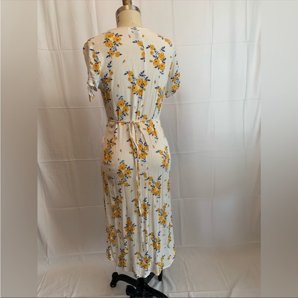 Vintage Crinkled Fabric Floral Patterned Wrap Dress size 14 fits like a 12 EUC - Picture 3 of 10
